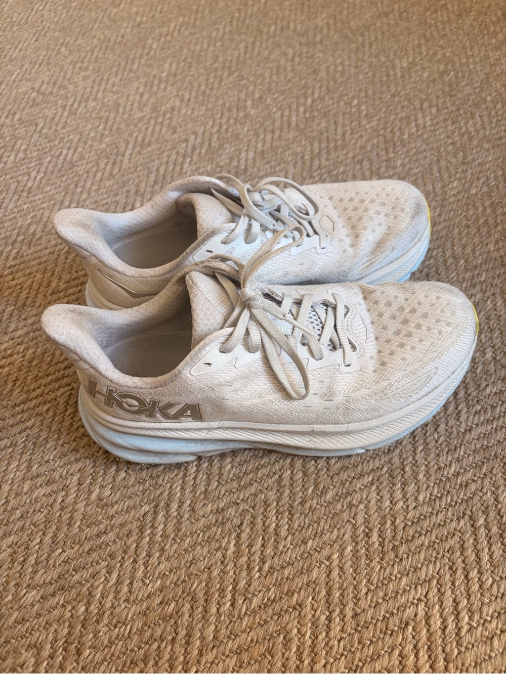 Hoka Clifton 9 White Running Shoes Size 8